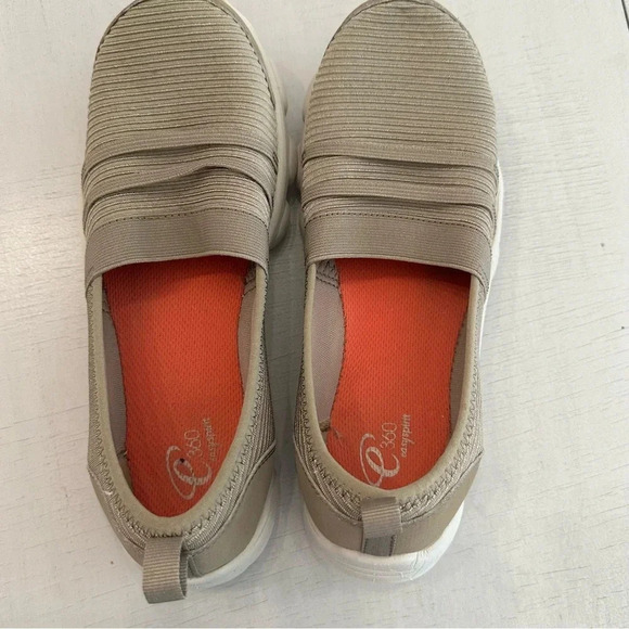 Easy Spirit 360 Women’s Tan Fabric Striped Slip On Casual Shoe Size 7 Wide GUC - Picture 2 of 9